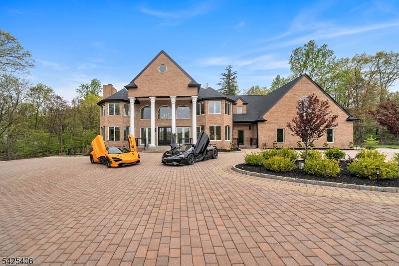 1st image of 19 Amira Ln