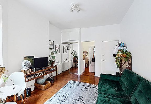 3rd image of 178 India St APT 7