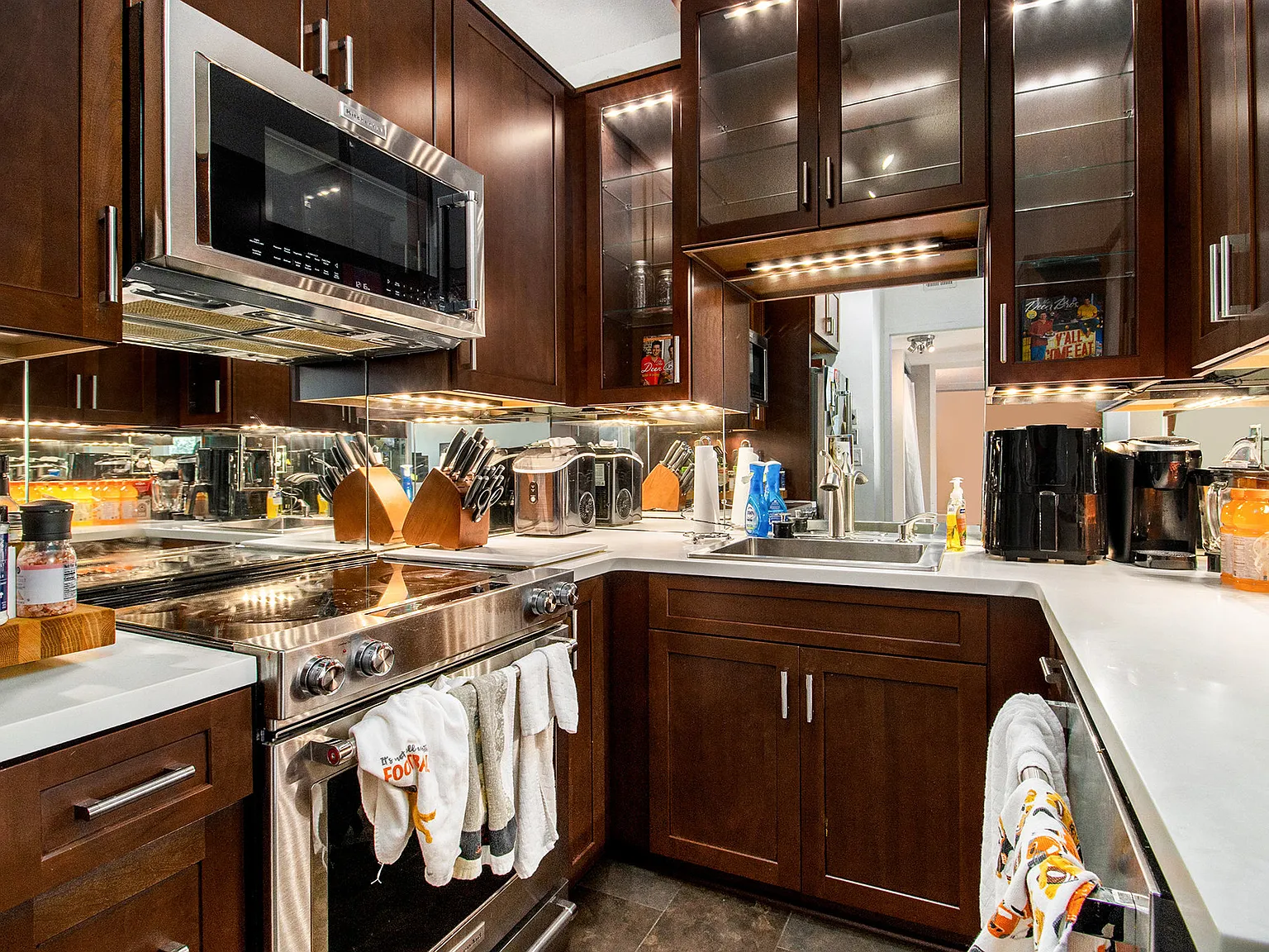 1 bed, 815 sqft, $2,000 — Photo 3