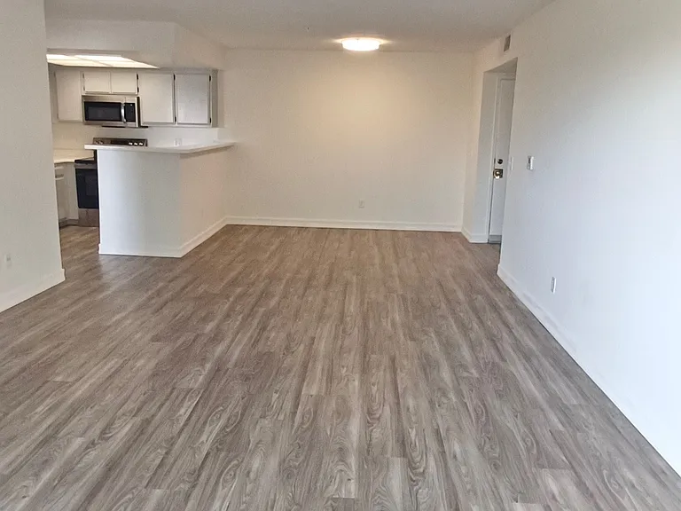 Windrose Place Pasadena — Photo 48