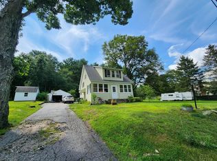 26 Hough Rd, Sutton, MA 01590