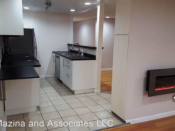 4th image of 2043D W 42nd St