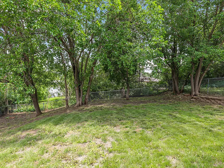 1218 Sunset Dr — Photo 46