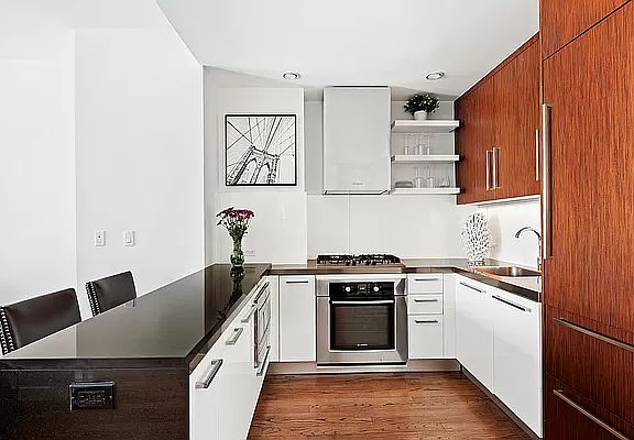 3rd image of 133 W 22nd St APT 11F