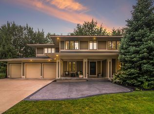 315 Saddleback Dr NE, Grand Rapids, MI 49525