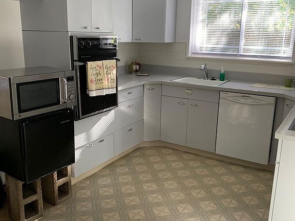 5th image of 7514 Oakcreek Dr