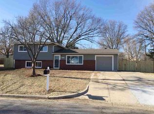 7710 W Warren St, Wichita, KS 67212