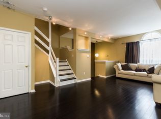 313 Sage Ln, Philadelphia, PA