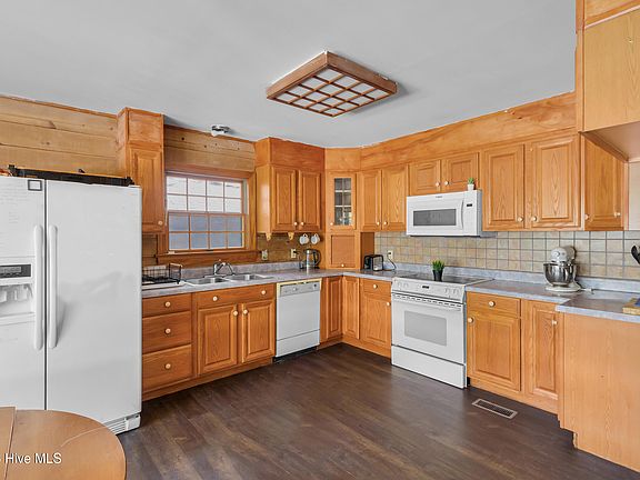 4th image of 161 Paul Drive