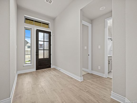 3rd image of 28460 Cohaset Way