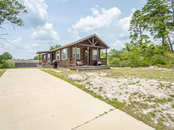 407 9th St SE, Carrabelle, FL 32322