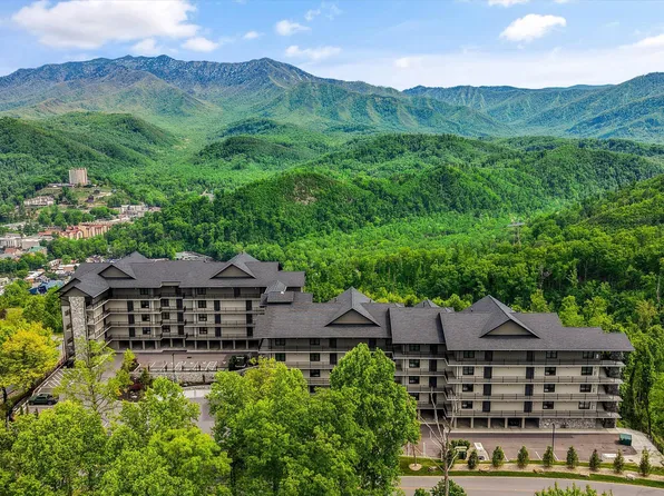 855 Campbell Lead Rd #305, Gatlinburg, TN 37738