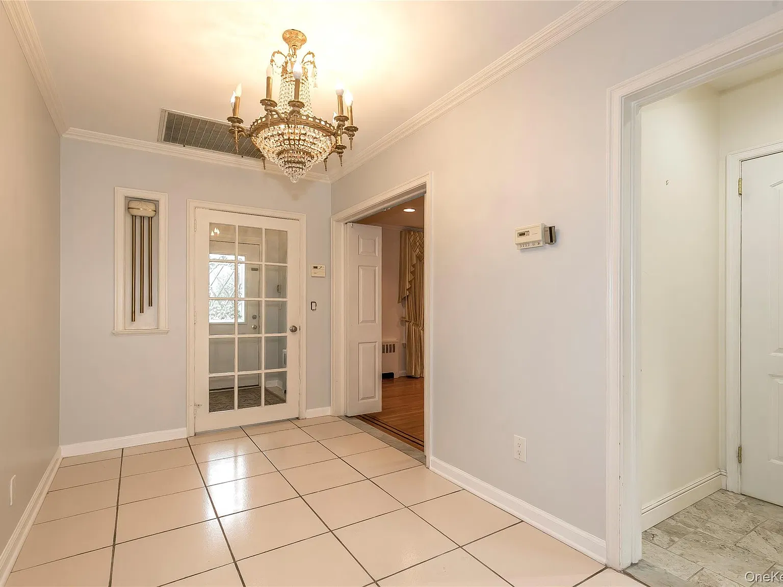 4 bed, 3.5 bath, 3310 sqft, $8,200 — Photo 4