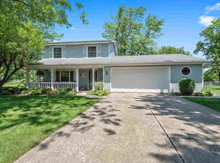 6705 Woodcrest Dr, Fort Wayne, IN 46815