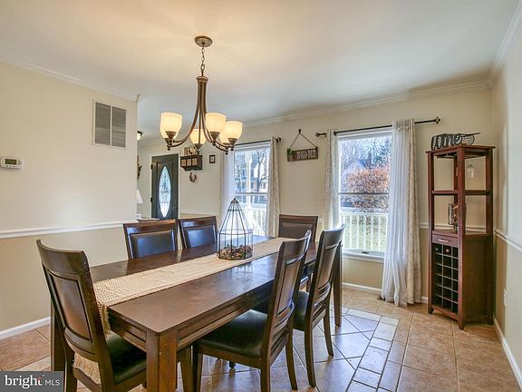 5th image of 118 Fair Lawn Ct