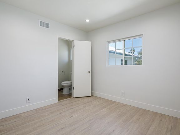 2nd image of 6029 1/2 Wilkinson Ave