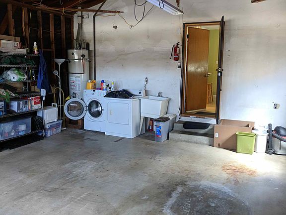 5th image of 3761 Belford St