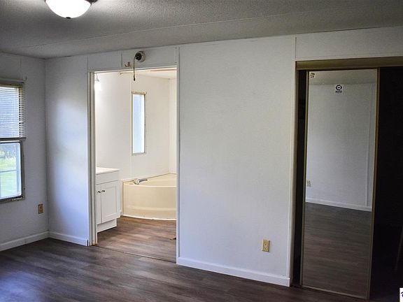 4th image of 398 Guy Ct
