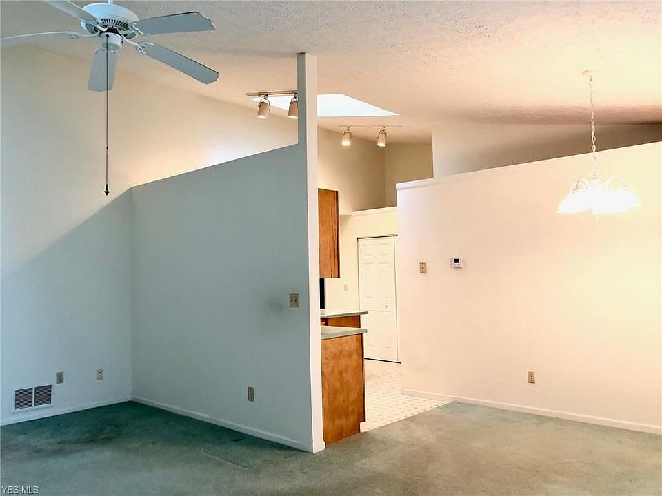 2nd image of 1934 Saddlebrook Cir