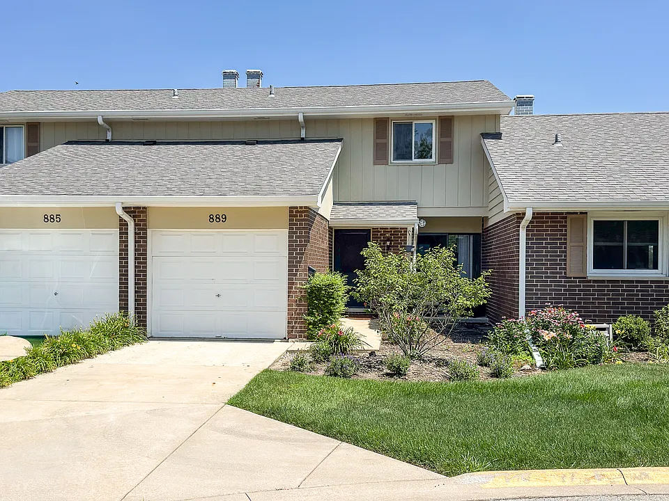 889 Heatherbrook Ct