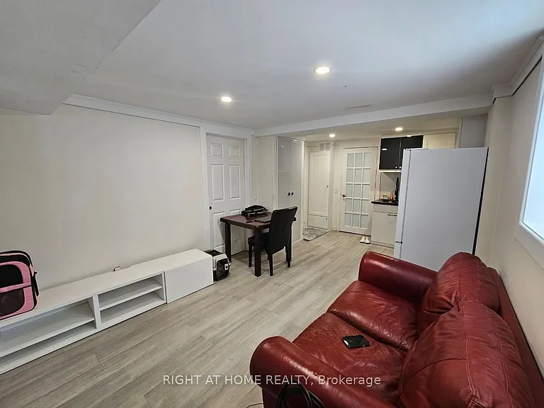 55 Dallas Rd #2 — Photo 7