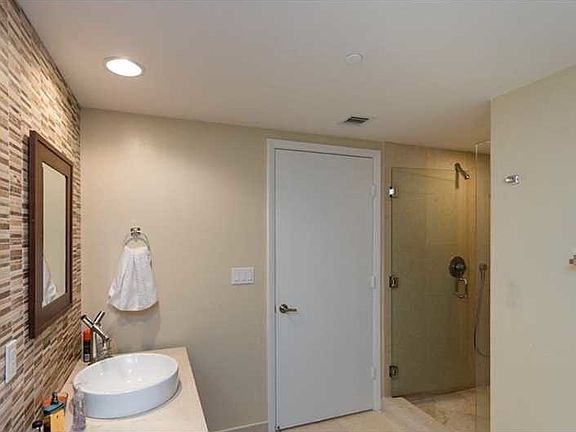 5th image of 475 Brickell Ave APT 2818