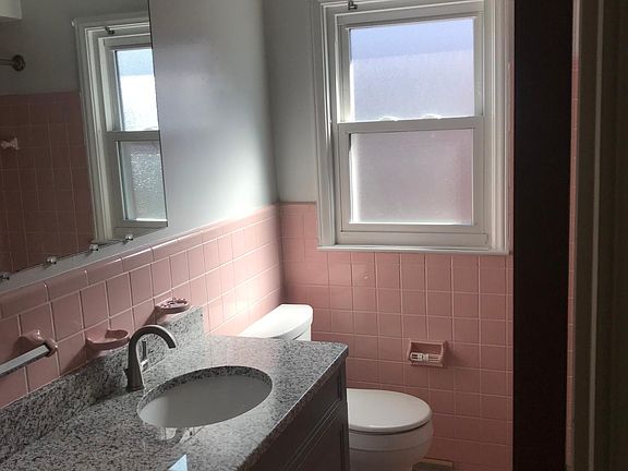 5th image of 212 Catalpa Dr #2