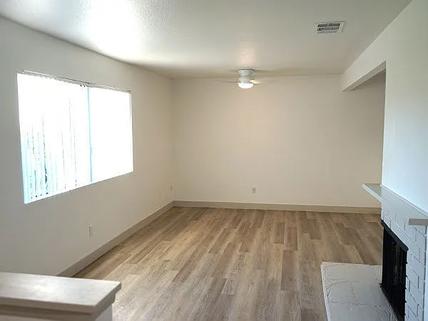 The Palms Apartments — Photo 2