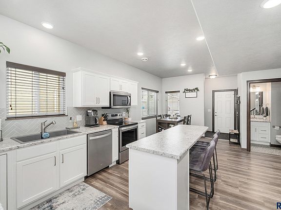 4th image of 6116 S Alki Pl