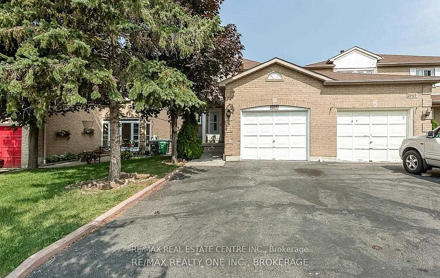 3 bed, $2,900 — Photo 1
