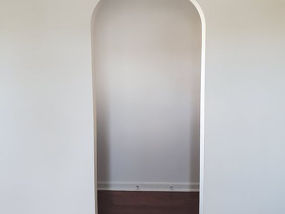 4th image of 615 W Link St