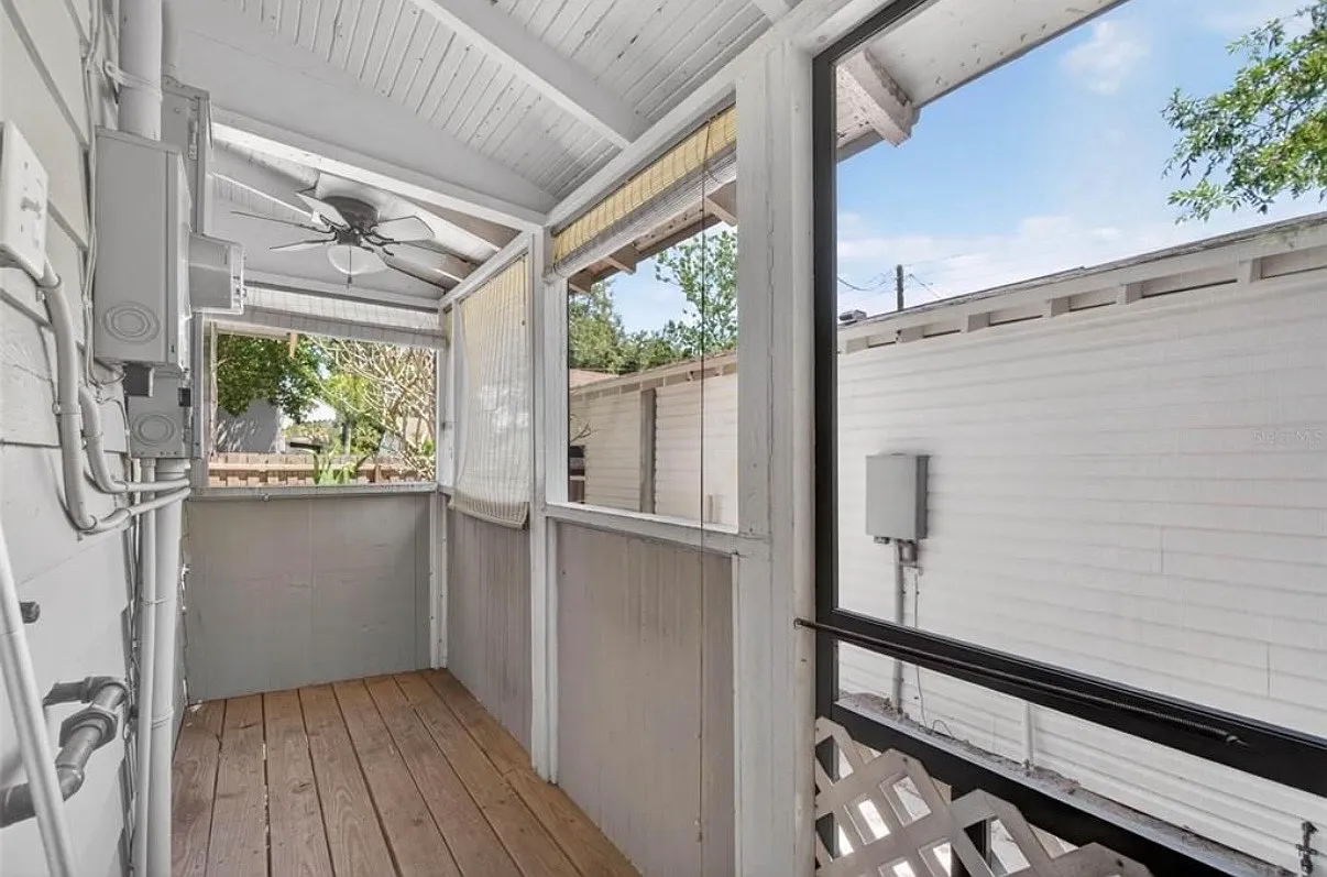 2 bed, 1100 sqft, $2,200 — Photo 4