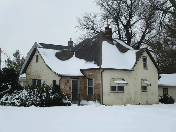 2304 Lafayette St, Waterloo, IA 50703