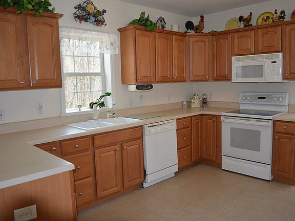Great Kitchen : Plenty of workspace!