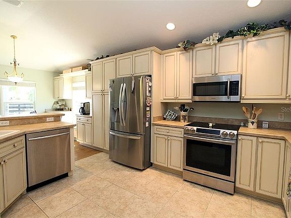 3rd image of 2060 Clarks Hill Way