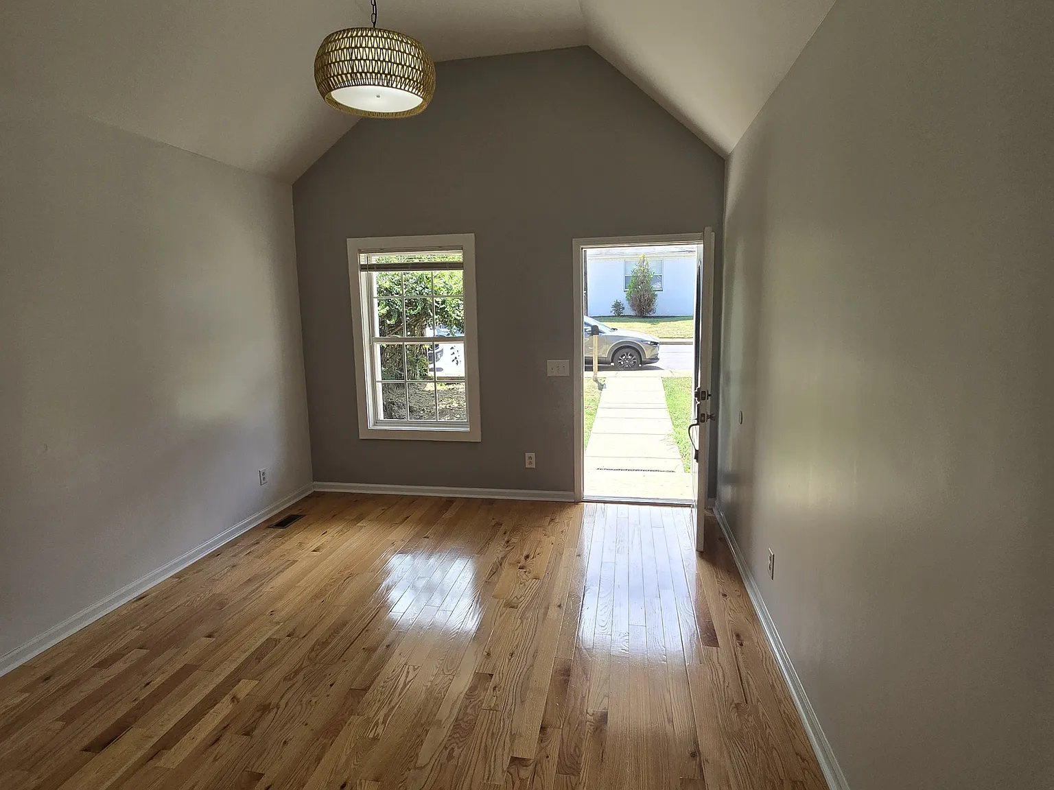 2 bed, $1,975 — Photo 4