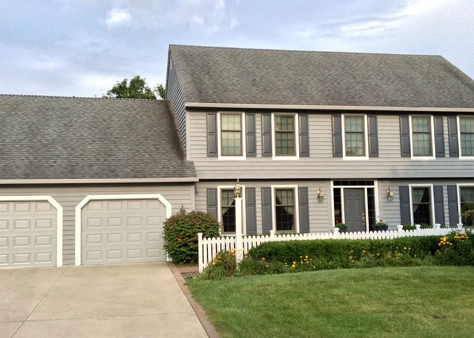 1st image of 60 Thornbury Ln