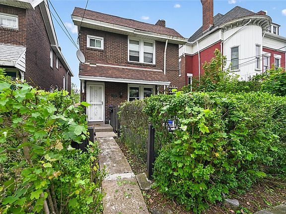 2nd image of 3819 Winterburn Ave