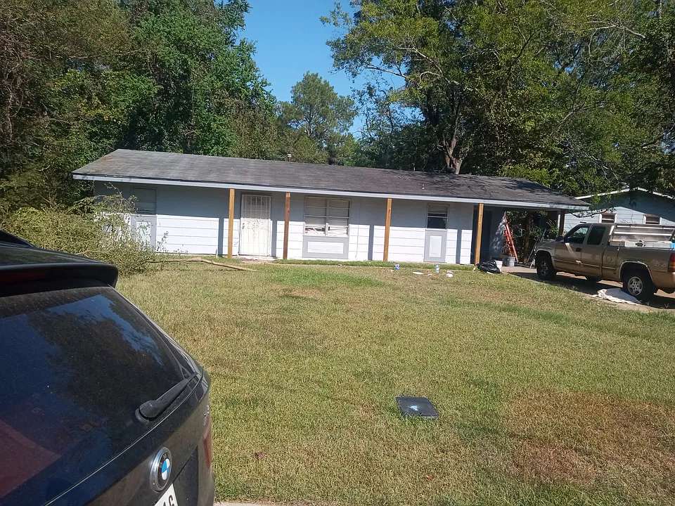 204 Clintview St