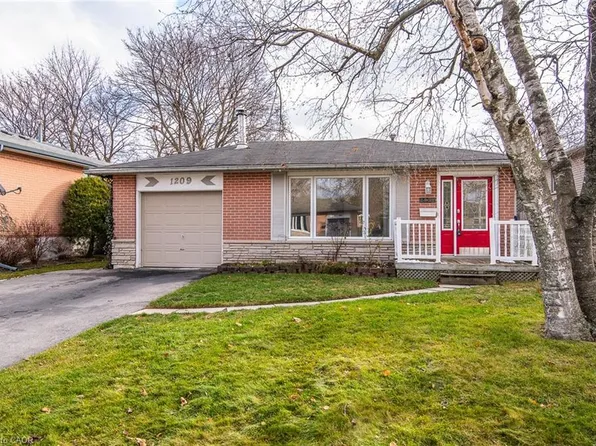 1209 Valentine Dr, Cambridge, ON N3H 2P1