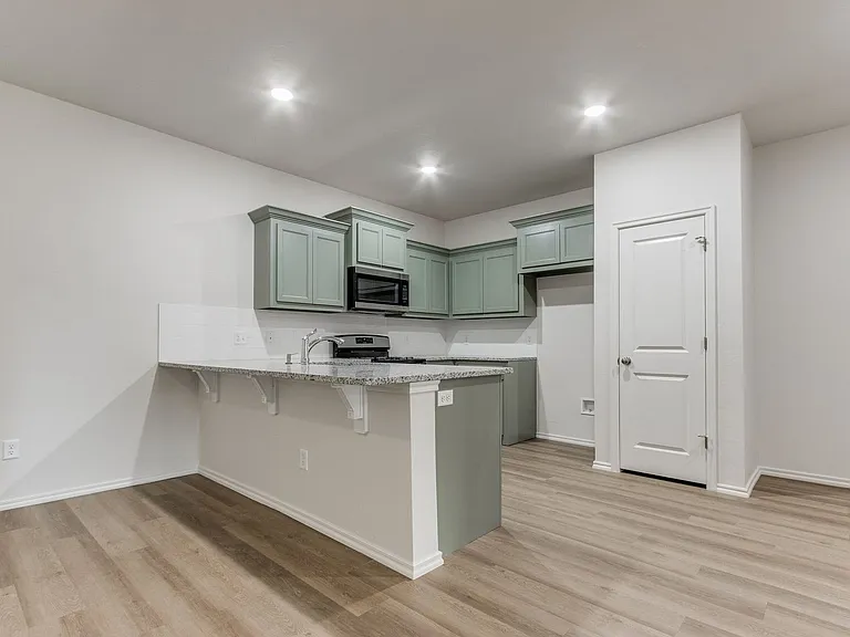 1541 Pavy Pkwy — Photo 8