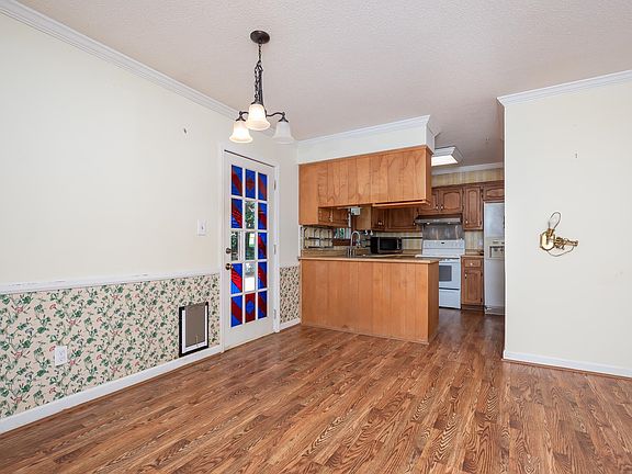 5th image of 268 Bayberry Dr