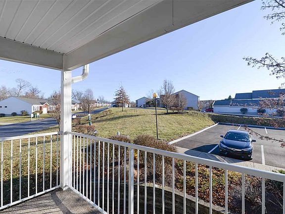 5th image of 130 Pine Lake Dr APT 6