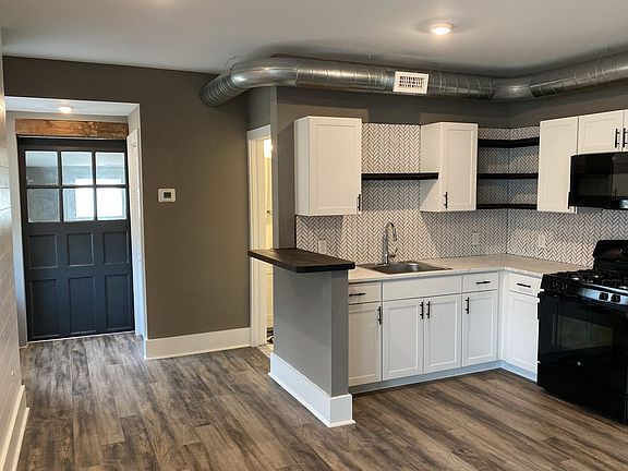 5th image of 136 Main St APT 3