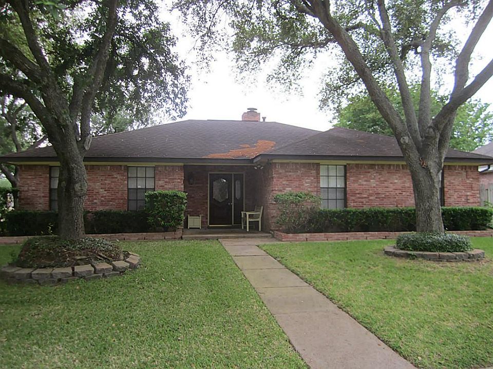 7914 Fresno on corner lot