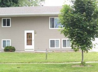 1021 Lakeview Dr, Rochelle, IL 61068