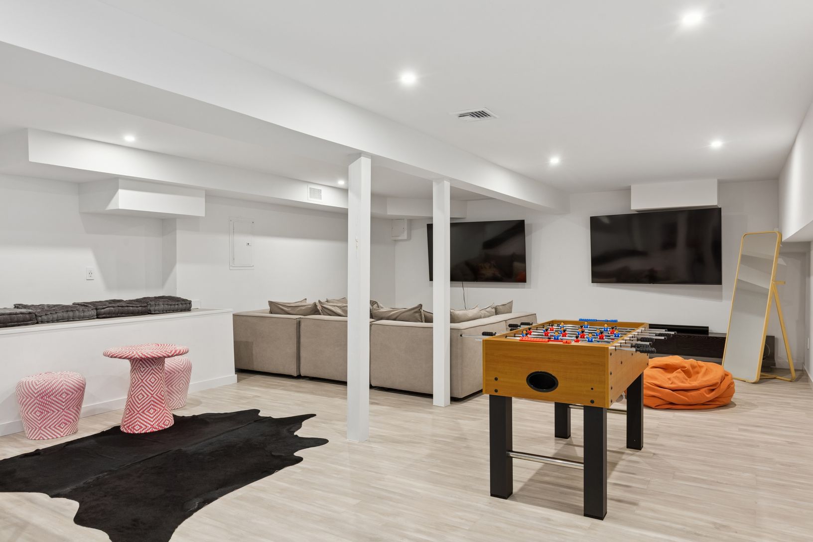  two screens in the basement. Workout and watch