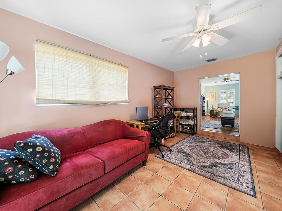 1st image of 1014 N M Street