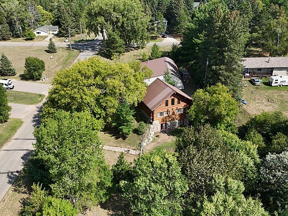 3rd image of 910 Pine St