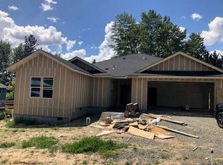 105 NW Crest Dr, Grants Pass, OR 97526